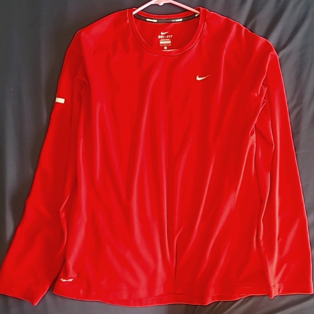 NIKE MILER Dri-Fit Long Sleeved Running Shirt Red sz L Great Condition